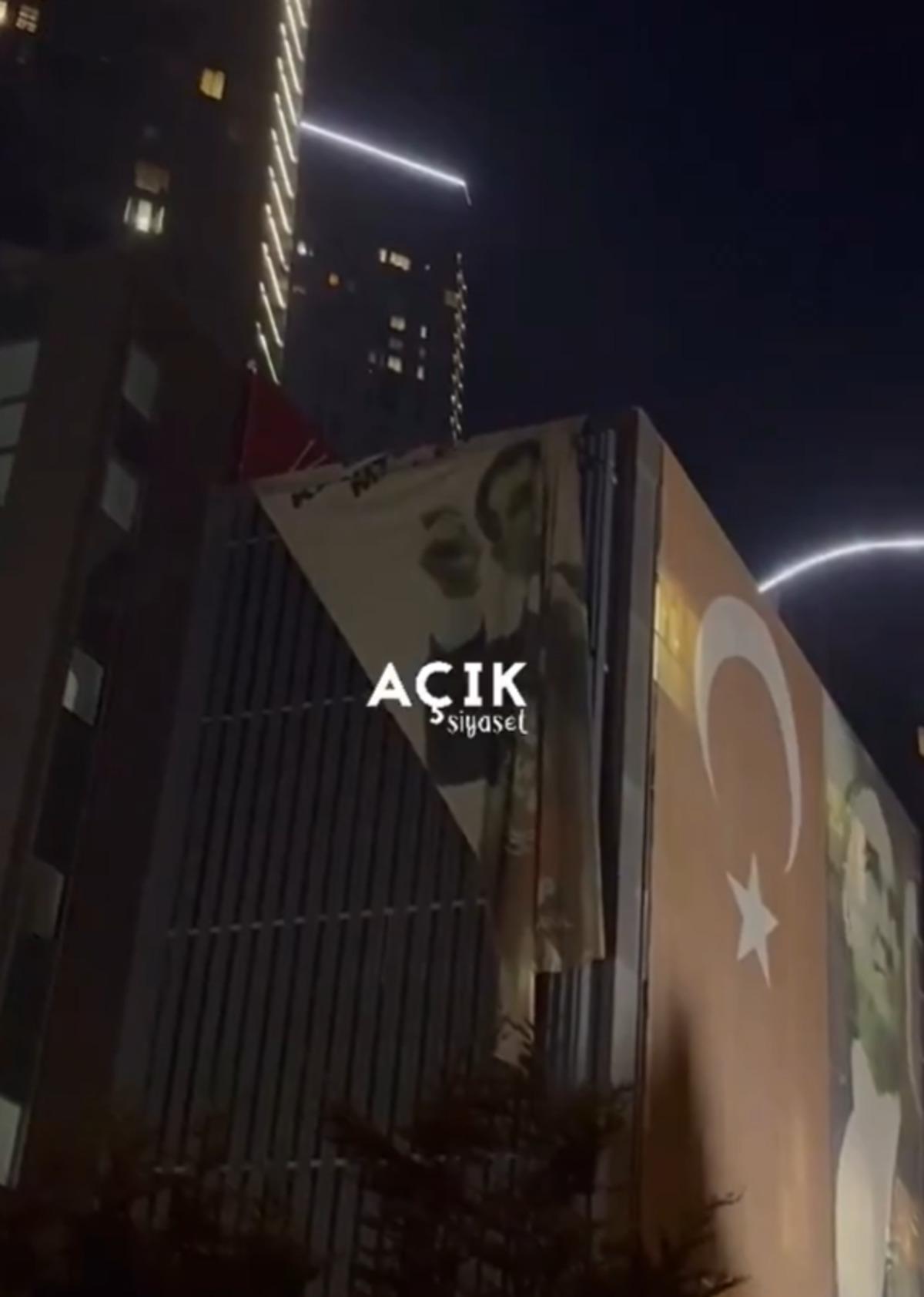 CHP İstanbul da poster krizi! Polis binaya girdi, gece boyu gerginlik düşmedi 5