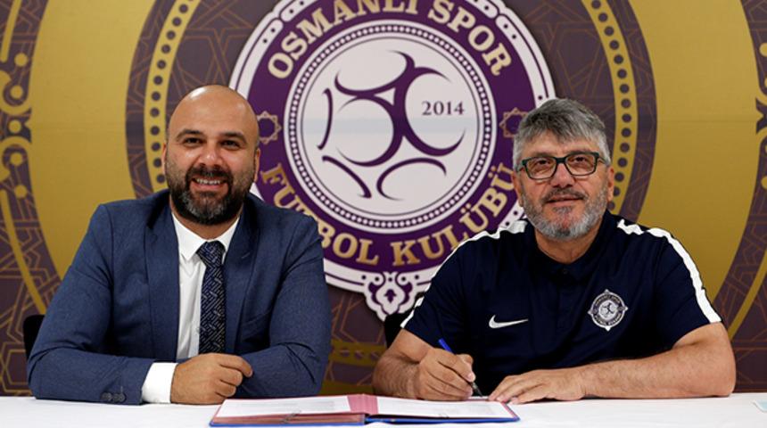 Mustafa Reşit Akçay Osmanlıspor'la 3 yıllık sözleşme imzaladı!