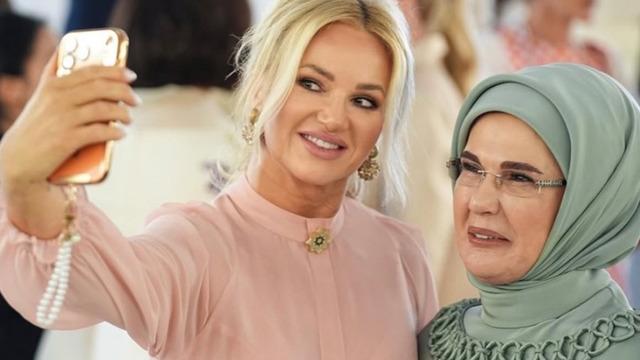 NATO Zirvesi'nde Ajda Pekkan sürprizi: First Lady'ler için sahneye çıktı