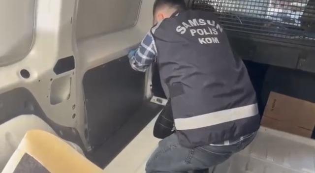 Aracın d&ouml;şeme i&ccedil;lerine gizlenen 47 tabanca ele ge&ccedil;irildi 1