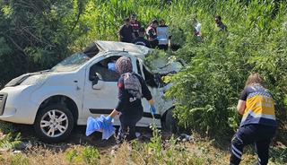 Aksaray'da d&uuml;ğ&uuml;n d&ouml;n&uuml;ş&uuml; feci kaza! Bir aile yok oldu...