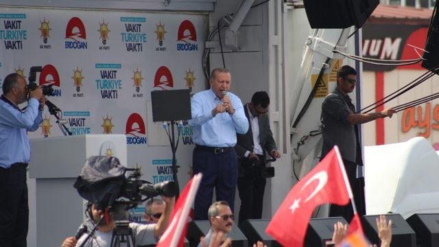 Erdoğan'dan İnce'ye: Demirtaş'a mı takacaksın apoletleri?