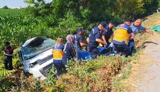 Aksaray&rsquo;da otomobil takla attı: 3 &ouml;l&uuml;, 1 yaralı
