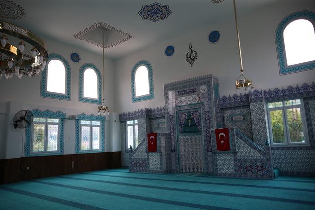 Hatay da depremde yıkılan caminin yerine yenisi yapıldı 5