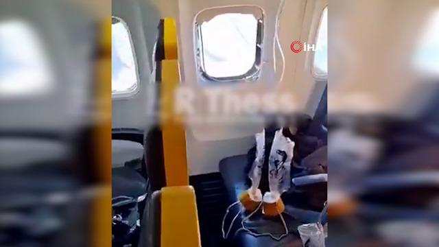 Uçakta dehşet anları! Cam patladı, yolcu dışarı savrulmaktan kıl payı kurtuldu
