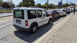 Eskişehir’de 3 aracın karıştığı zincirleme trafik kazası ucuz atlatıldı