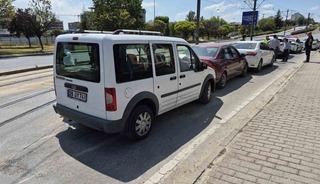 Eskişehir&rsquo;de 3 aracın karıştığı zincirleme trafik kazası ucuz atlatıldı