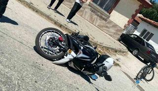 Panelvan ara&ccedil; ile motosiklet &ccedil;arpıştı: 1 yaralı