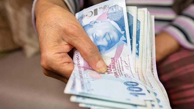 Milyonlarca çalışanı ilgilendiriyor! Bu hareketi 23 yıllık tazminatını yaktı