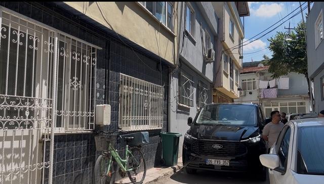 Merdivenlerde can verdi... Annesinin feryadı y&uuml;rek dağladı 3