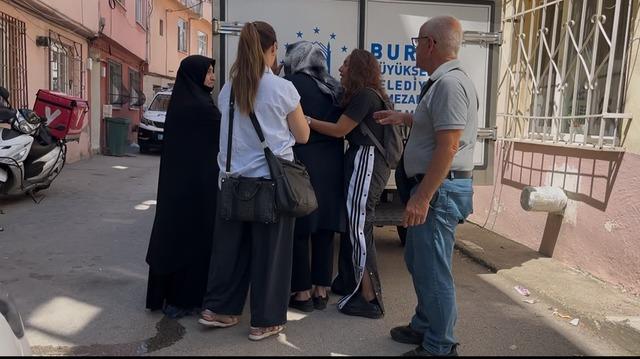 Merdivenlerde can verdi... Annesinin feryadı y&uuml;rek dağladı 2