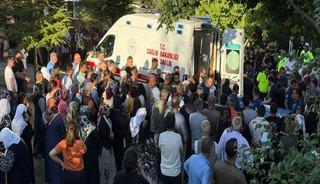Manevra yapan ambulansın &ccedil;arptığı Muhammet, hayatını kaybetti