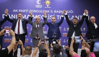 CHP'den istifa eden iki meclis &uuml;yesi AK Parti'ye ge&ccedil;ti, rozetleri Bakan Kacır taktı