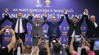 CHP'den istifa eden iki meclis üyesi AK Parti'ye geçti, rozetleri Bakan Kacır taktı
