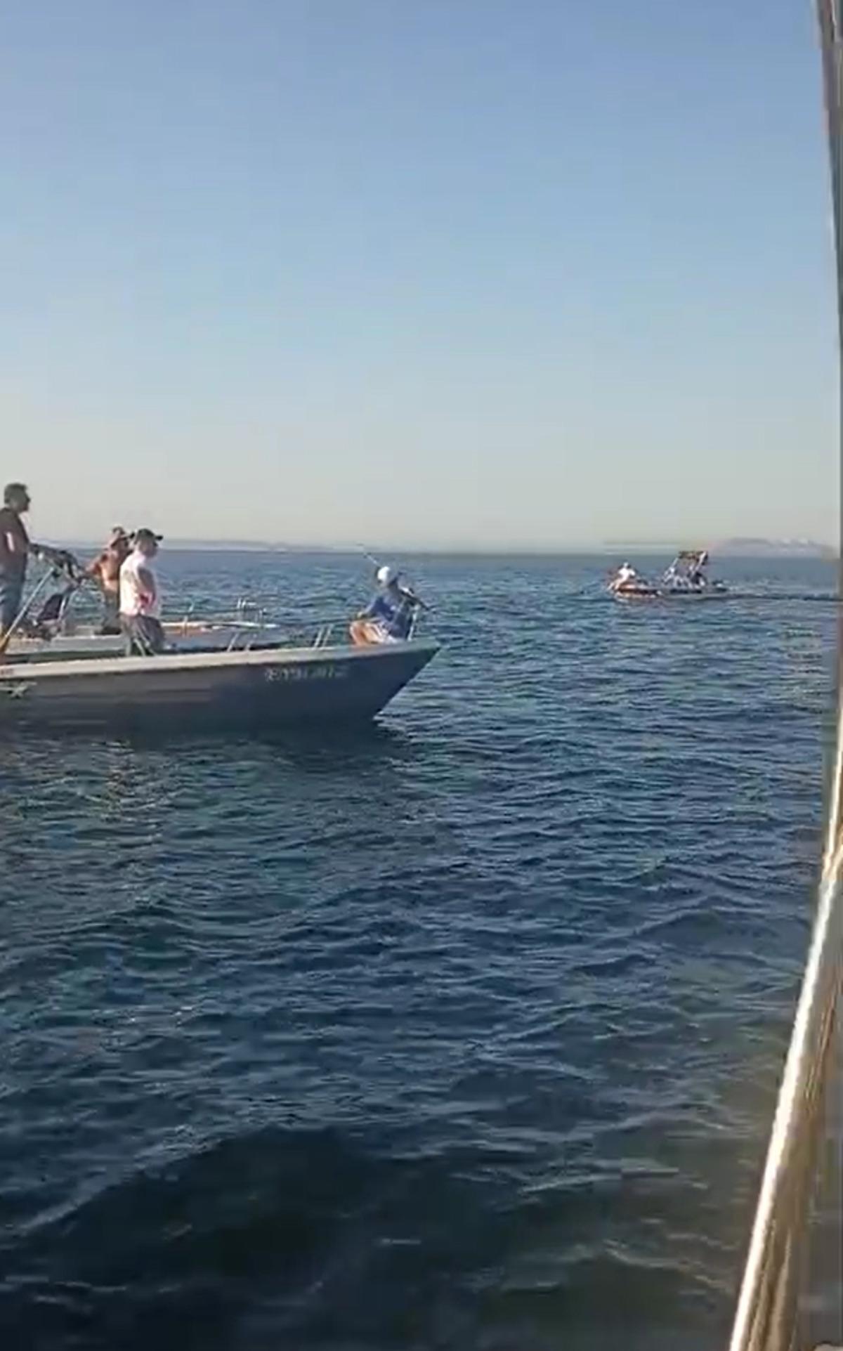 Yalova açıklarında su tankeri tekneye çarptı: 2 kişi denize atlayarak kurtuldu 3