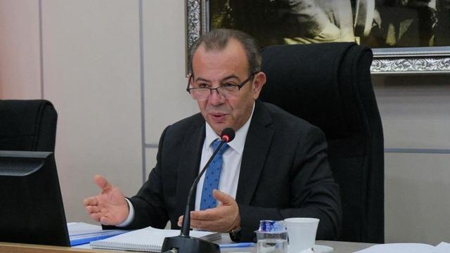 &lsquo;R&uuml;şvet' soruşturmasında beyan veren Tanju &Ouml;zcan fenalaşarak bayıldı
