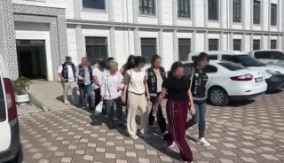 Banka g&ouml;revlisi yalanıyla 248 kişiyi 8 milyon TL dolandırdılar 