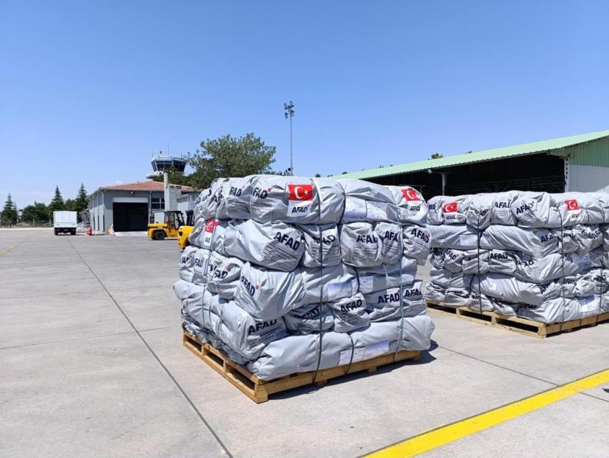 Venezuela&rsquo;ya 30 ton insani yardım malzemesi g&ouml;t&uuml;r&uuml;ld&uuml; 2