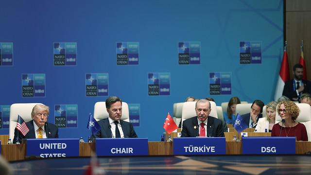 NATO Zirvesi'nde gerilim son anda engellenmiş