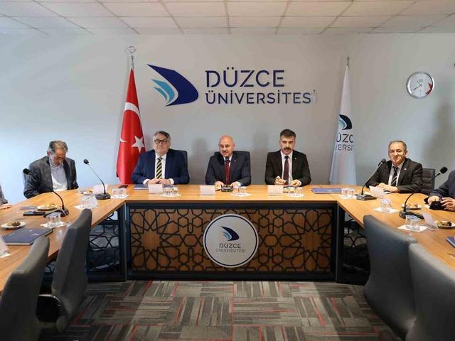 D&uuml;zce &Uuml;niversitesi danışma kurulu ilk toplantısını ger&ccedil;ekleştirdi