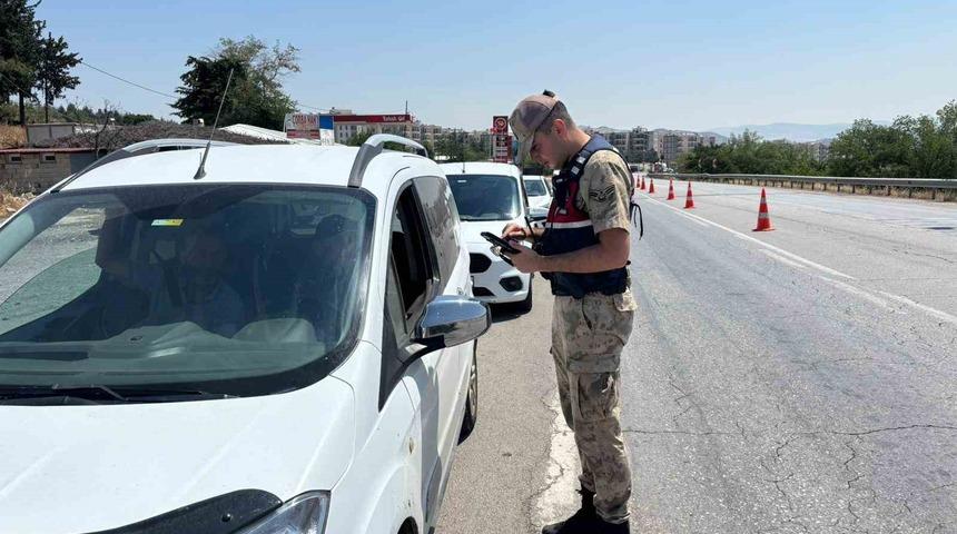 Gaziantep&rsquo;te 25 aranan şahıs yakalandı