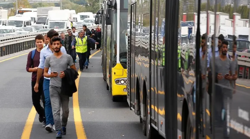 15 Temmuz'da Ankara, İstanbul ve İzmir'de ulaşım &uuml;cretsiz!