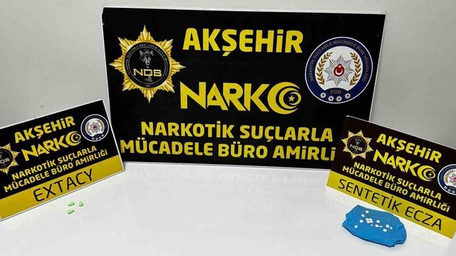 Tutuklu oğlunu ziyarete gitti, üzerinden 18 uyuşturucu hap çıktı