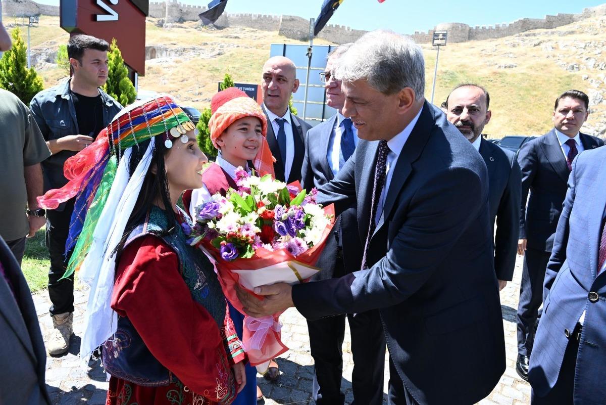 Van&rsquo;da dokuz g&uuml;n s&uuml;recek k&uuml;lt&uuml;r, sanat ve lezzet ş&ouml;leni başladı 2