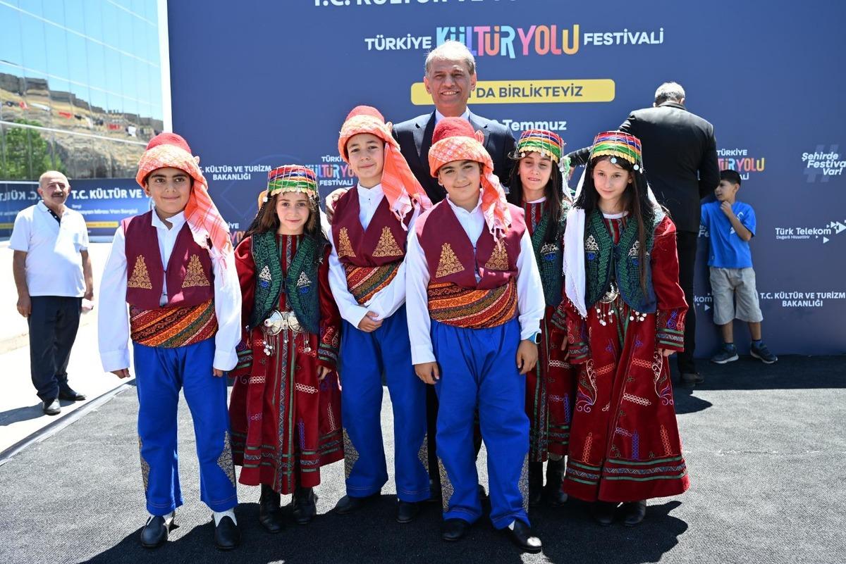 Van&rsquo;da dokuz g&uuml;n s&uuml;recek k&uuml;lt&uuml;r, sanat ve lezzet ş&ouml;leni başladı 3