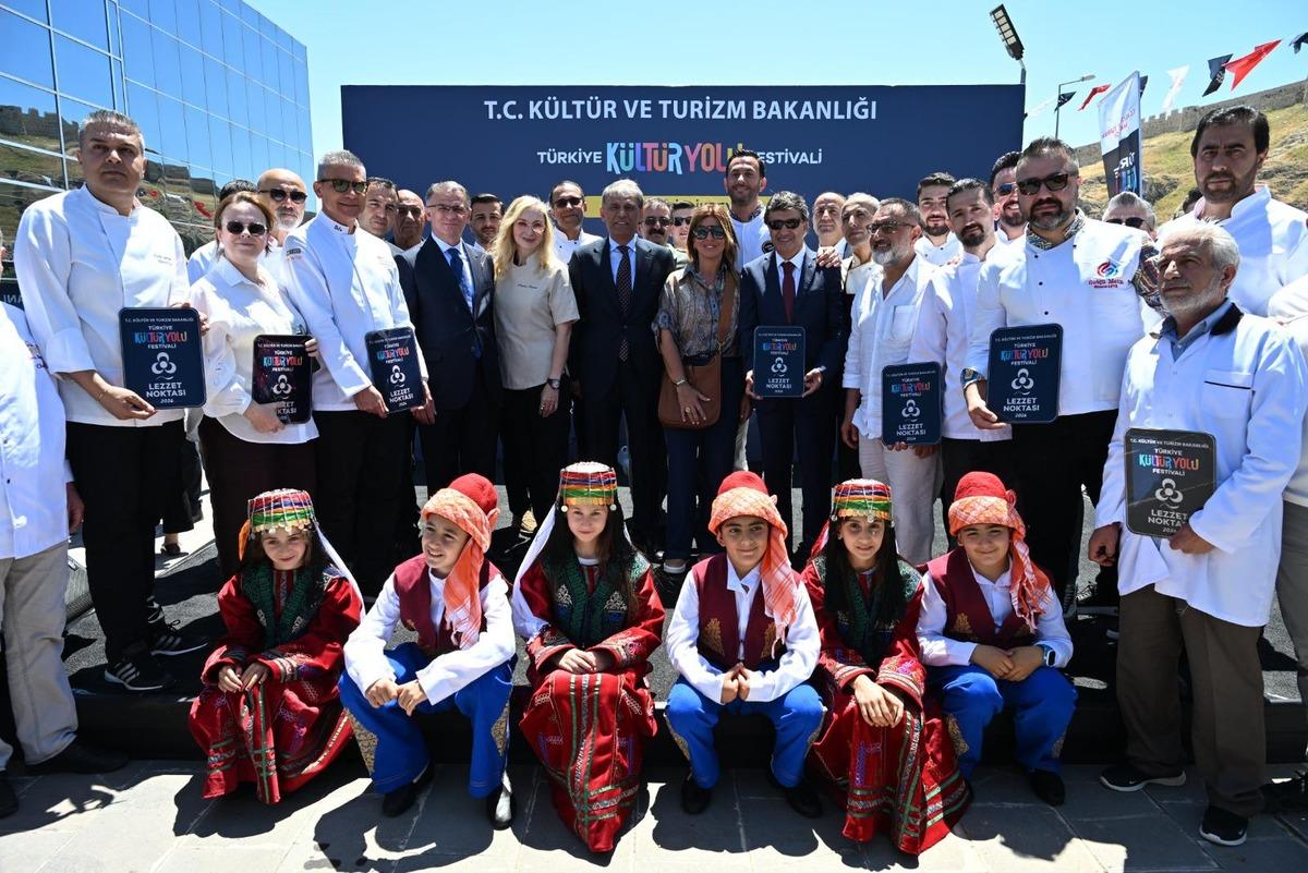 Van&rsquo;da dokuz g&uuml;n s&uuml;recek k&uuml;lt&uuml;r, sanat ve lezzet ş&ouml;leni başladı 6