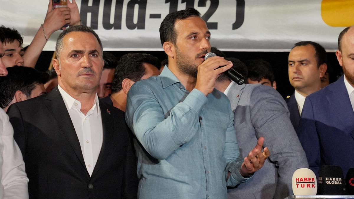 AK Parti Gençlik Kollarından Ayasofya yürüyüşü! Abdullah Özdemir: "Gençlik bu mirasa sahip çıkmaya devam edecek"