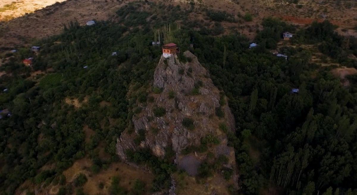 Kayalığın üzerindeki meşhur ev satışa çıktı! İstenen rakam dudak uçuklattı 1