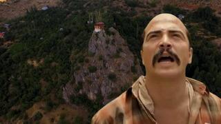 Düğün Dernek filmiyle meşhur olmuştu! 96 basamaklı ev satılıyor