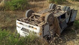 Amasya&rsquo;da tarım iş&ccedil;ilerini taşıyan midib&uuml;s devrildi: 16 yaralı