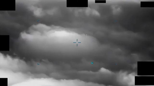 Askeri uçaklar bile takip edemiyor! Pentagon yeni UFO arşivlerini paylaştı: Çok hızlı
