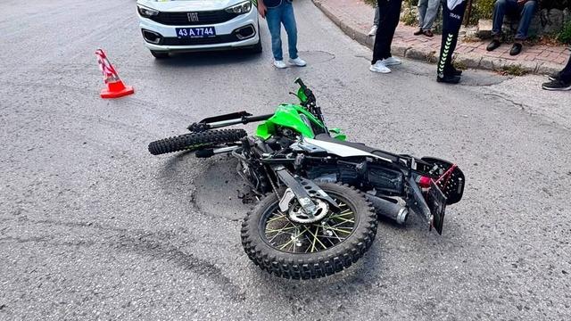 Tavşanlı’da otomobil ile motosiklet çarpıştı: 1 yaralı