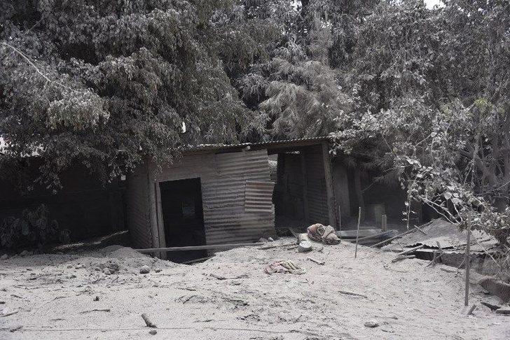 Guatemala'da yanardağ 75 can aldı, en az 200 kayıp  G4
