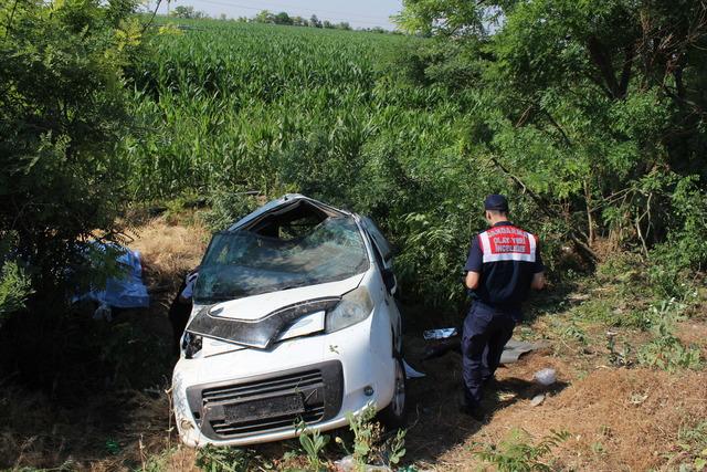 D&uuml;ğ&uuml;n d&ouml;n&uuml;ş&uuml; kazada &ouml;len &ccedil;ift ile &ccedil;ocukları Kayseri&rsquo;de toprağa verildi 2