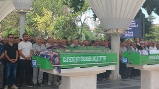 Düğün dönüşü kazada ölen çift ile çocukları Kayseri’de toprağa verildi