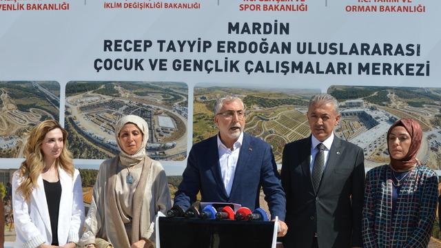 Bakan Işıkhan: Türkiye Yüzyılı'nın en güçlü sermayesi, gençler olacaktır
