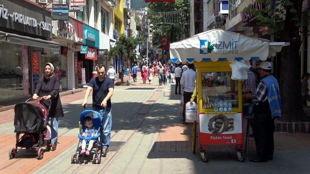 İzmit'te simit tezgahları 1 milyon 147 bin liraya kiralandı