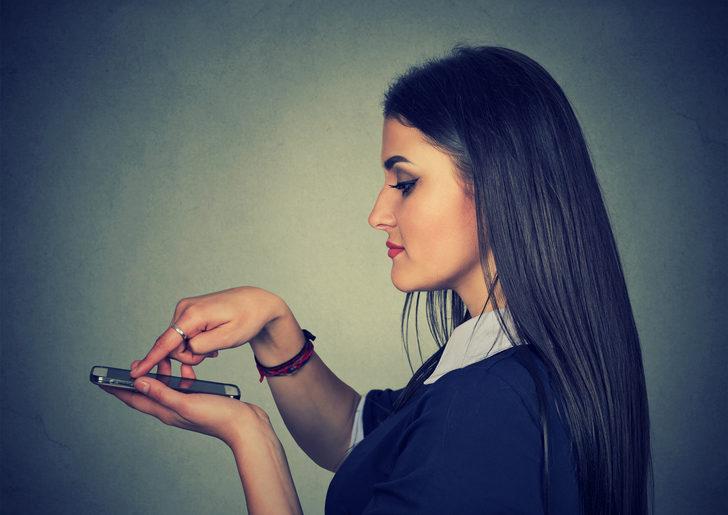 Kayıtlı sesiniz duyduğunuzda sizi neden rahatsız ediyor? G4