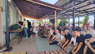 Elektik akımına kapılarak &ouml;len baba ve oğlu toprağa verildi