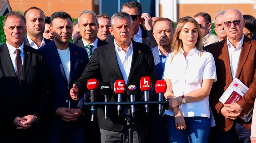 &Ouml;zg&uuml;r &Ouml;zel'den yeni parti sinyali: "Sizi hi&ccedil; &uuml;zmeden yeni bir yol a&ccedil;acağız"