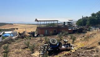Kontrolden &ccedil;ıkarak devrilen trakt&ouml;r&uuml;n s&uuml;r&uuml;c&uuml;s&uuml; hayatını kaybetti