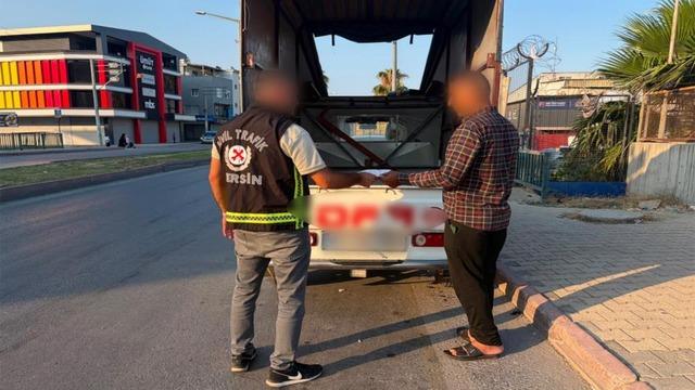 Sosyal medyadaki görüntüler ihbar oldu, kamyonet sürücüsüne ceza kesildi