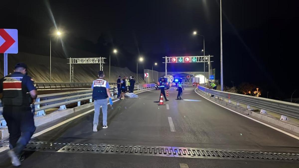 Alanya'da motosiklet bariyerlere çarptı, sürücü hayatını kaybetti
