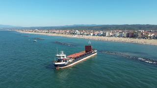 Yer: Sakarya! Karaya oturan yük gemisi kurtarıldı