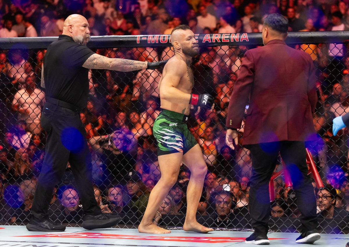 Conor McGregor ın UFC dönüşü kabus oldu! Max Holloway kazandı 1