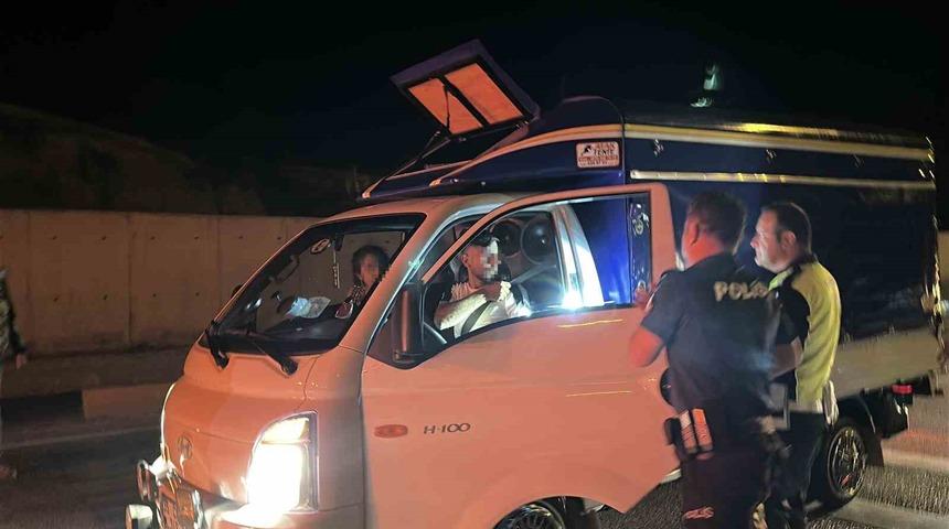 Ailesinin &rsquo;ka&ccedil;ırıldı&rsquo; ihbarı polisi alarma ge&ccedil;irdi, film sahnelerini aratmayan operasyonla kurtarıldı
